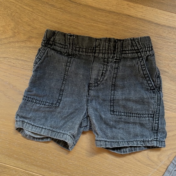 Bundle of 12 month baby boy shorts - Picture 2 of 6